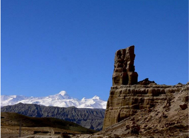 Zanda Clay Forest lies between Gangdise and Himalaya.