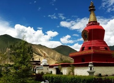 Tsedang is highly regarded as the cradle of Tibetan civilization. Tsedang is highly regarded as the cradle of Tibetan civilization.
