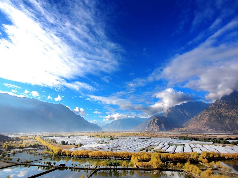 travel to Tibet in the low season when you can catch the great view of Tibet such as winter