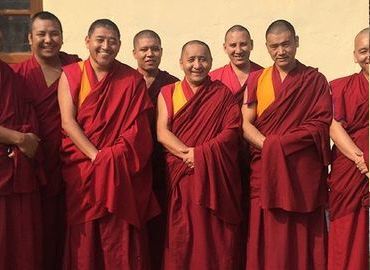 The Tibetan monks get along well with each other, they usually joking with each other and teasing each other The Tibetan monks get along well with each other, they usually joking with each other and teasing each other