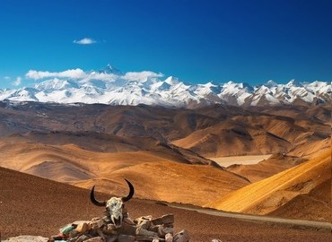 You will view amazing scenery along the way from Lhasa to Kathmandu. You will view amazing scenery along the way from Lhasa to Kathmandu.