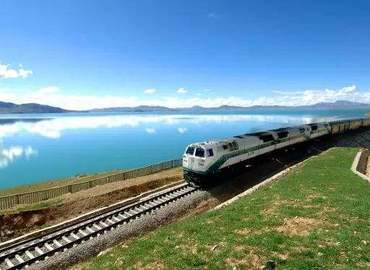 During this tour, you can take a flight from Chengdu to Xining first then catch the train from Xining to Lhasa. During this tour, you can take a flight from Chengdu to Xining first then catch the train from Xining to Lhasa.