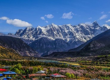 If you are very lucky, you will see the facial features of Namcha Barwa mountain. One glance eternity.
